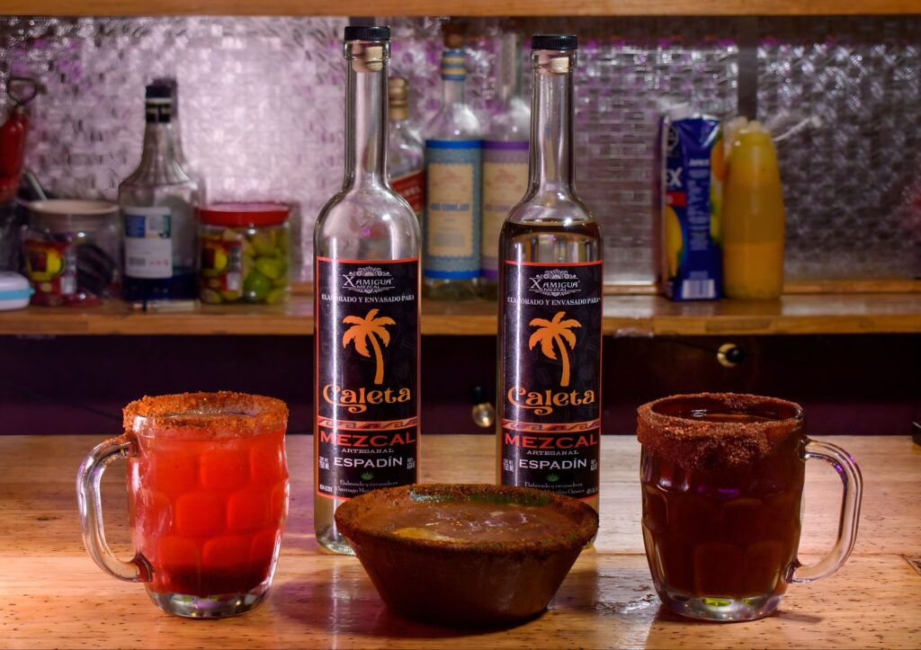 8 cocktails au mezcal à — cocktails au mezcal boissons colorées