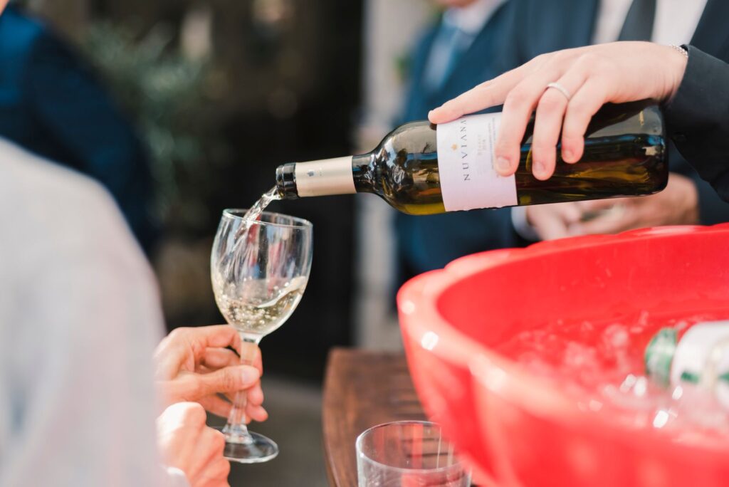 À quelle température servir le — verre de vin blanc seau à glace