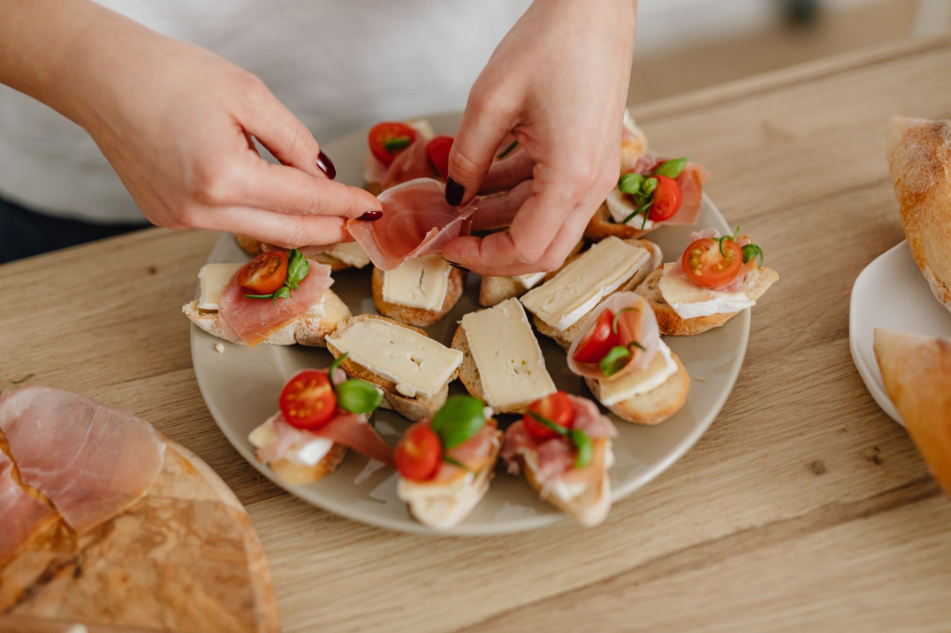 Apéro rapide, nos recettes faciles — table avec apéritifs faciles