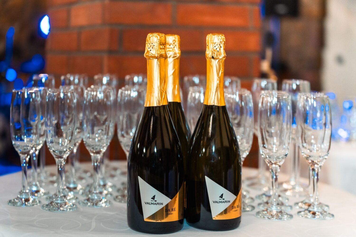 Combien de bouteilles de champagne prévoir pour 30 personnes ?