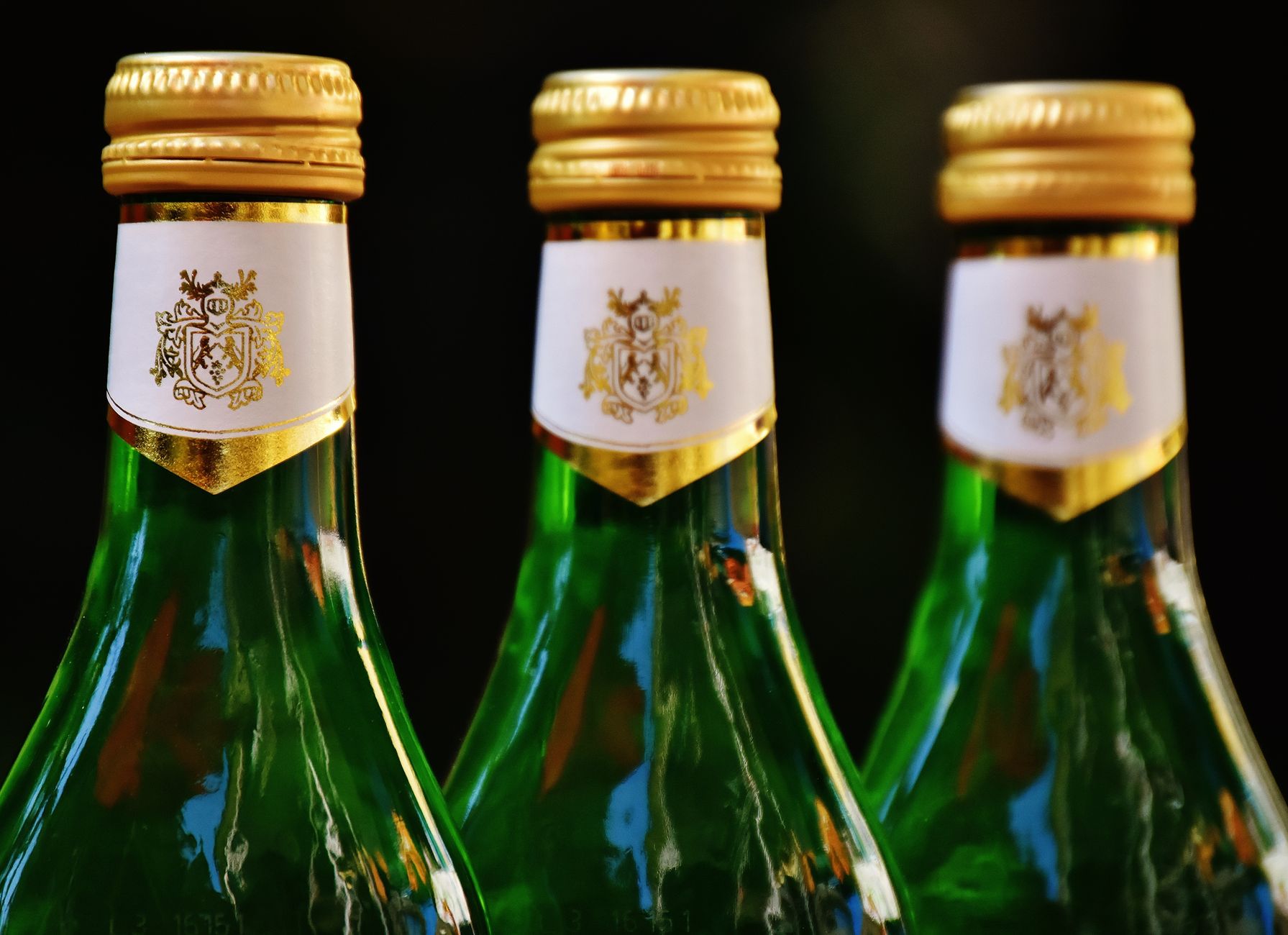 Identifier une capsule de champagne sans nom grâce à l’observation minutieuse — capsules de champagne en exposition