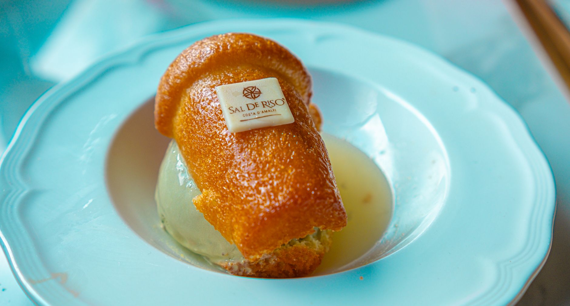Baba au rhum recette classique de grand-mère : comprendre les bases avant de sortir le moule — baba au rhum dessert avec sirop de rhum