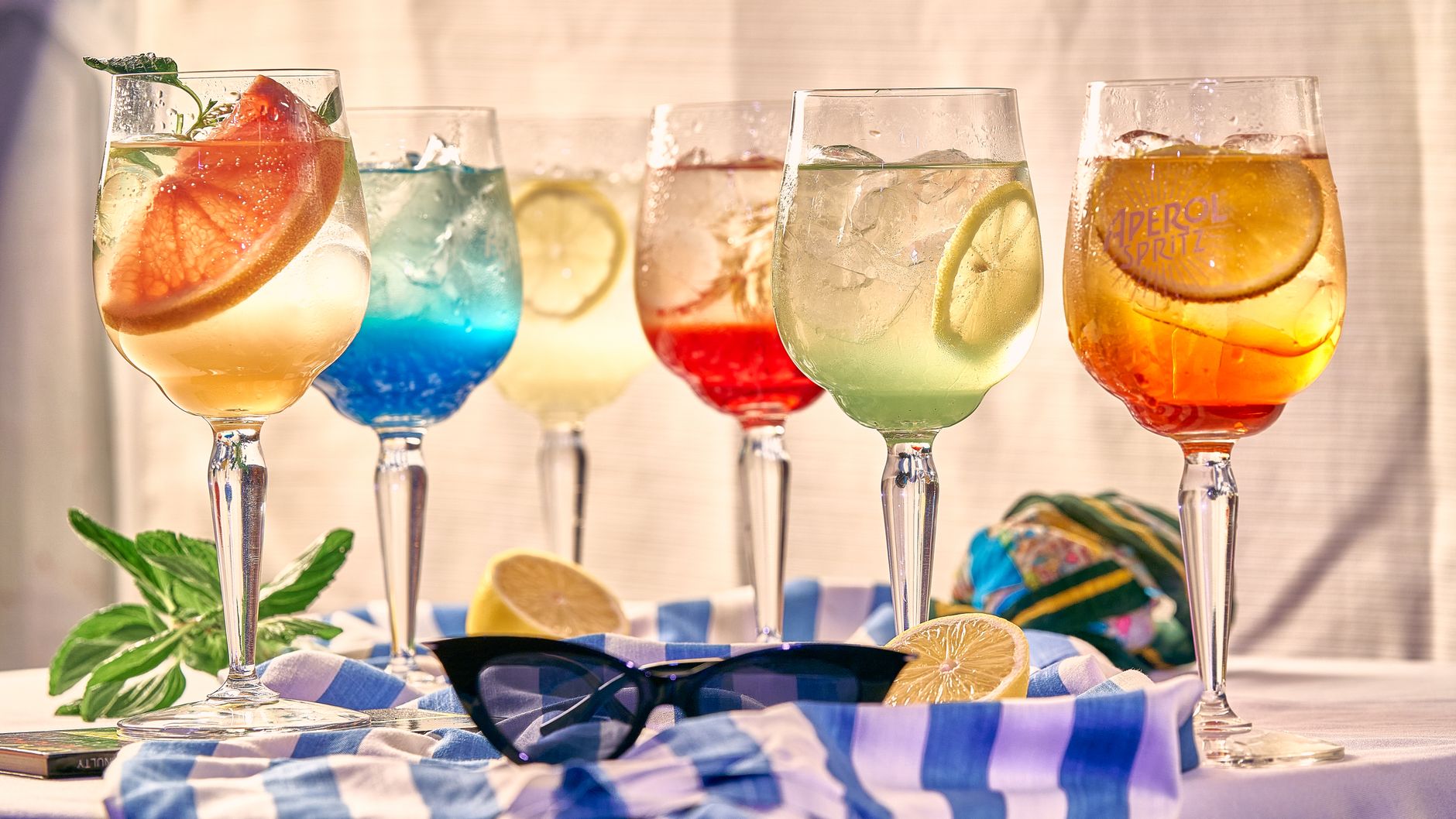 Recette du cocktail limoncello et Schweppes, version spritz italien pétillant — cocktail limoncello Schweppes dans un verre