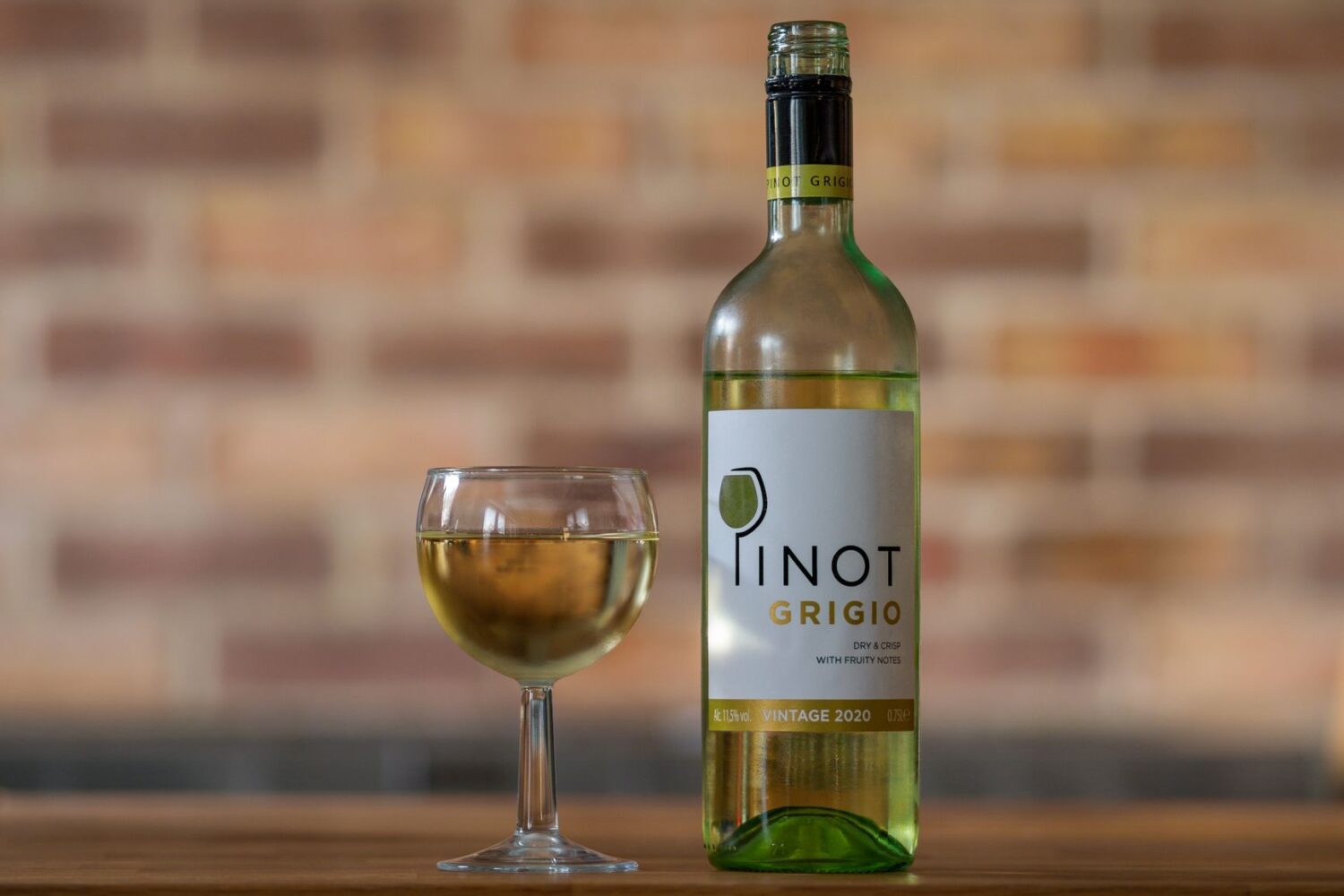 Le vin sans alcool est-il dangereux ? Ce qu&rsquo;il faut savoir avant d&rsquo;en boire