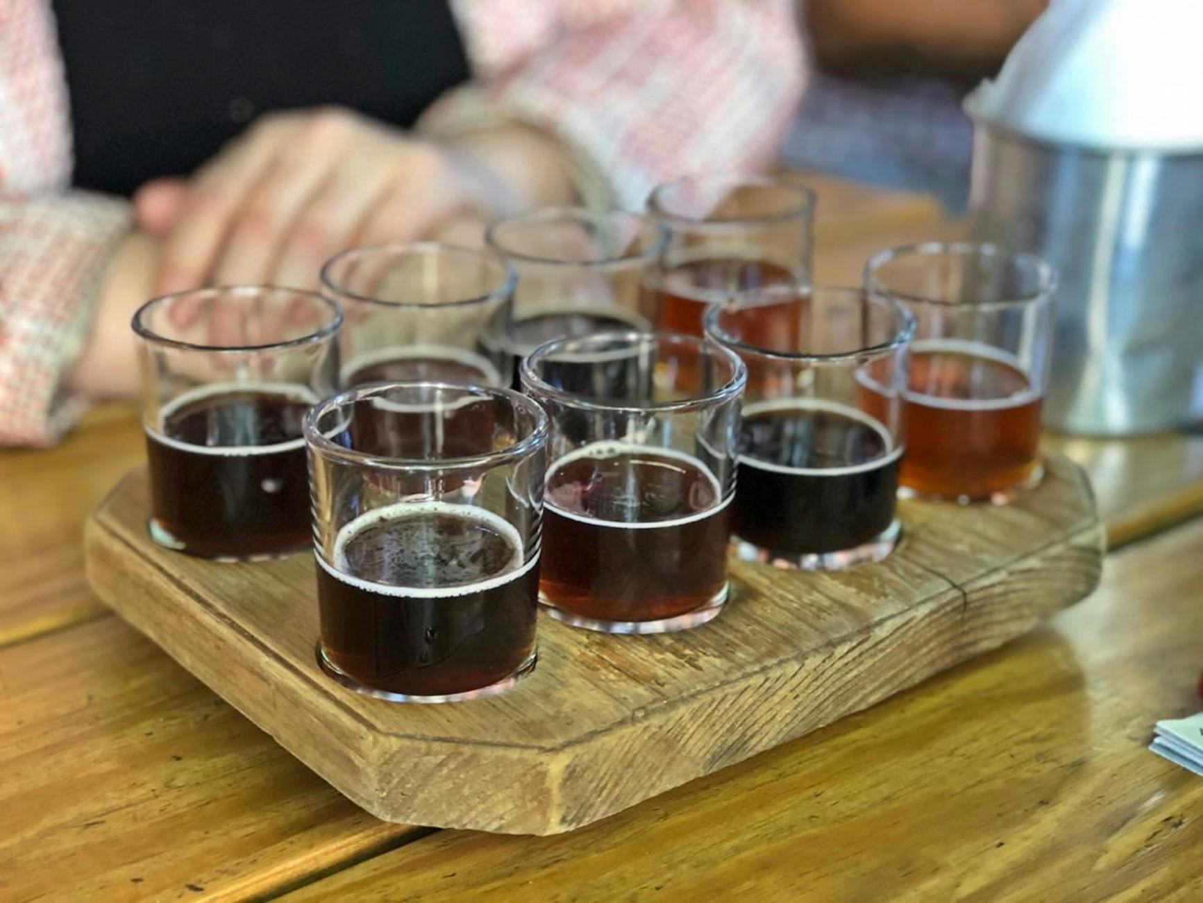 Les meilleures bières sans alcool — verres de dégustation de bière sans alcool