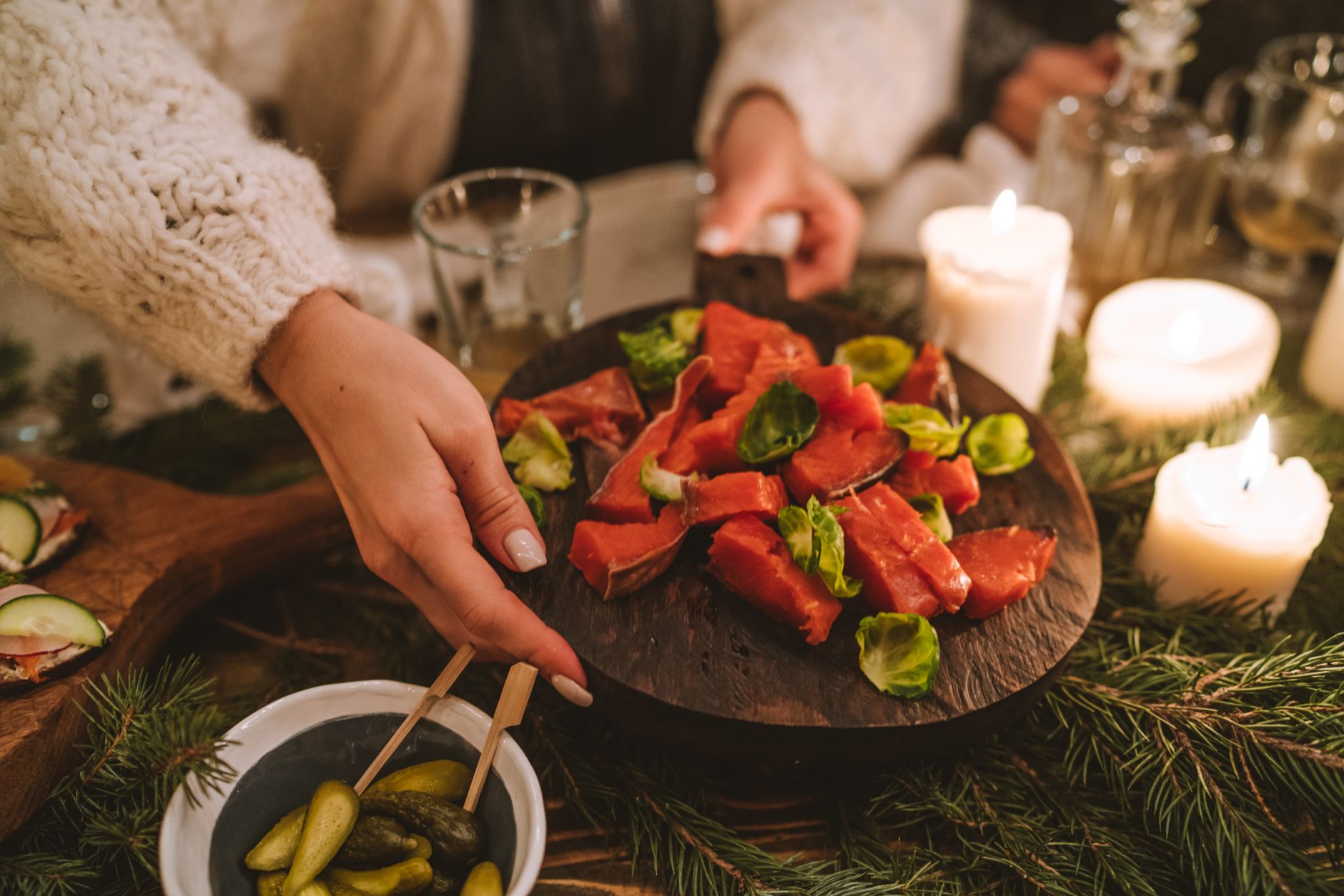 Organisation d’un apéritif de Noël sans stress : quantités, planning et budget — table apéritif de Noël festive